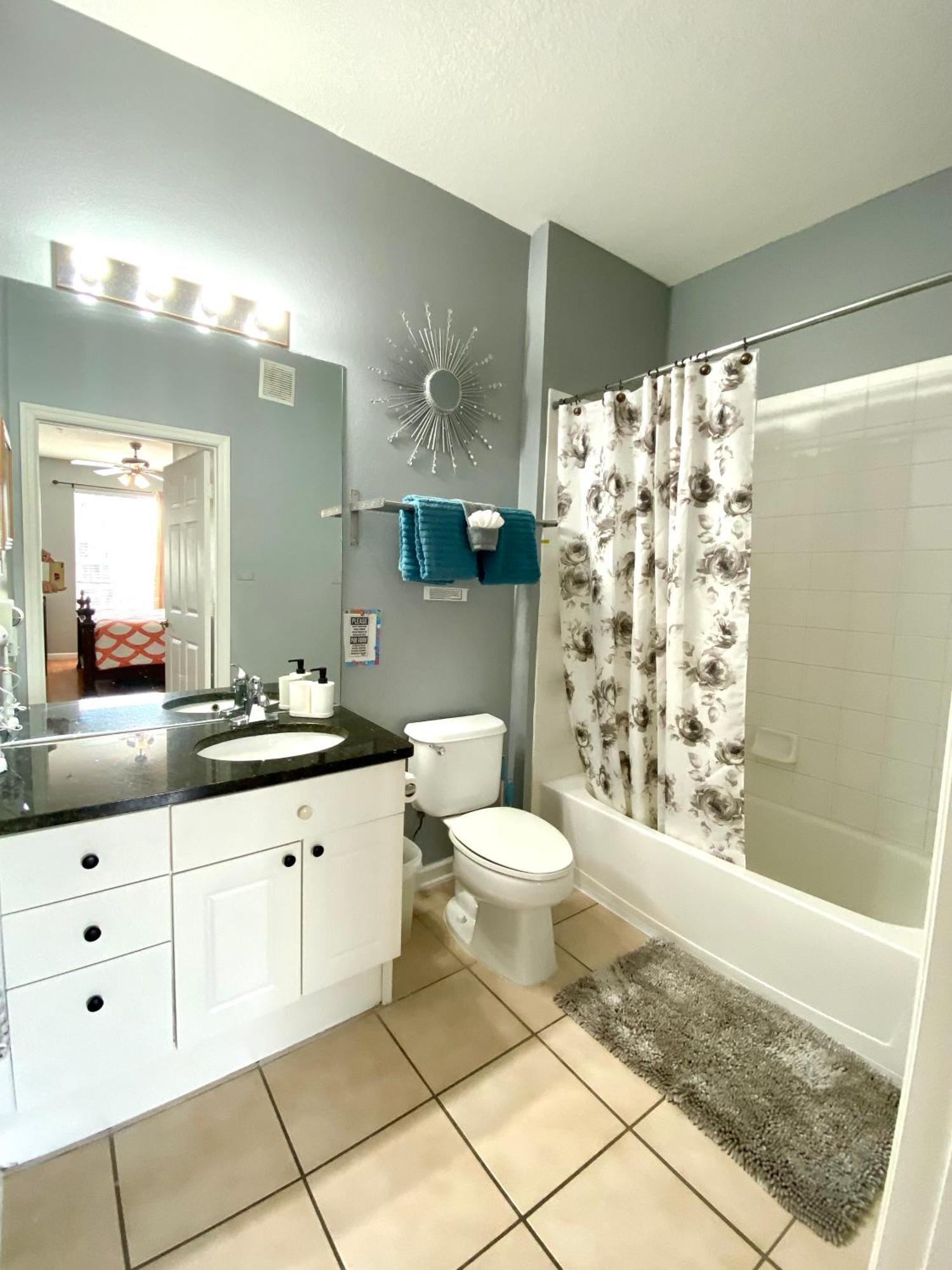 3 Bedroom Style Condo, 3 Miles To Disney! Apartment Kissimmee