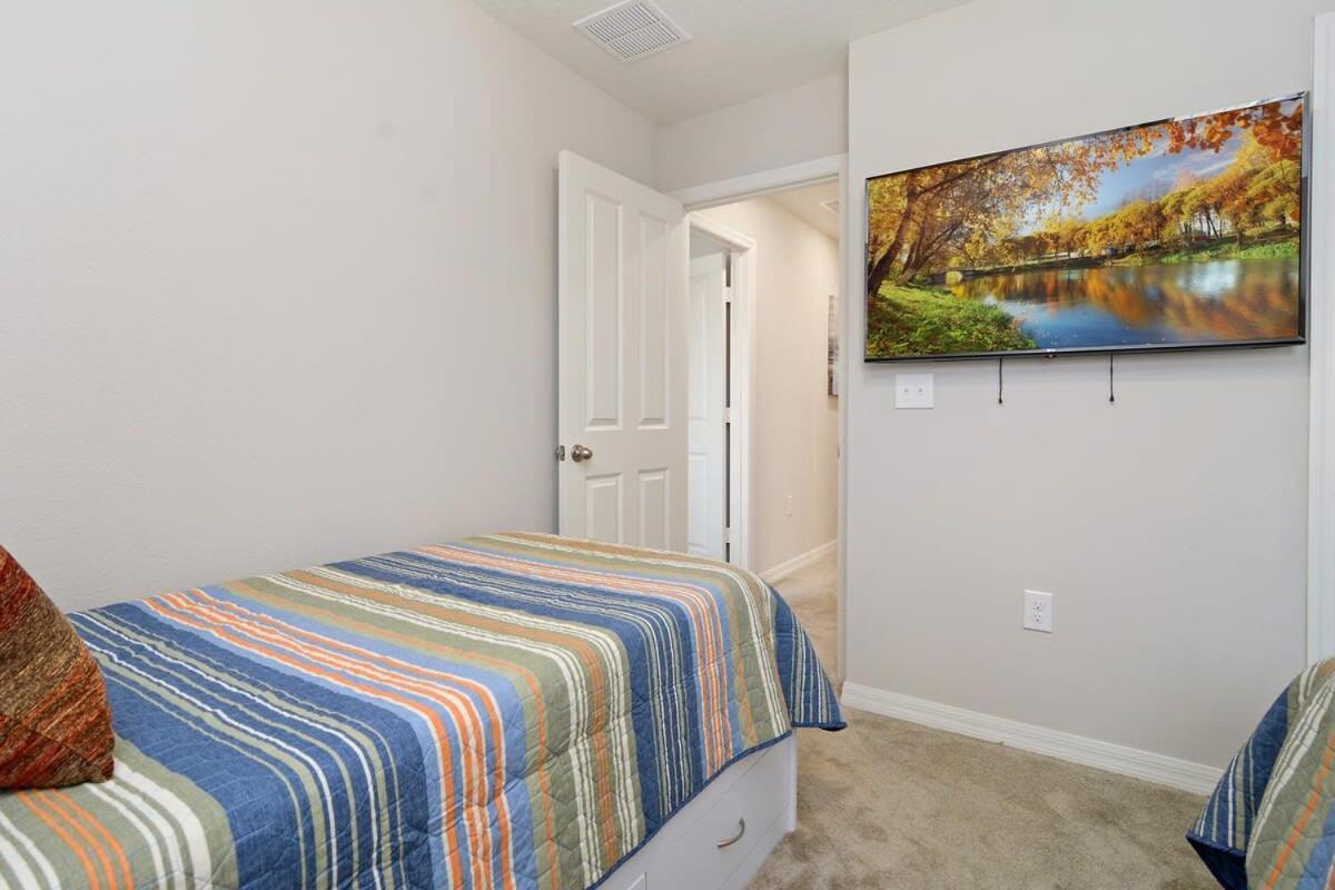 Four Bedroom W/ Gameroom 5152a Holiday home