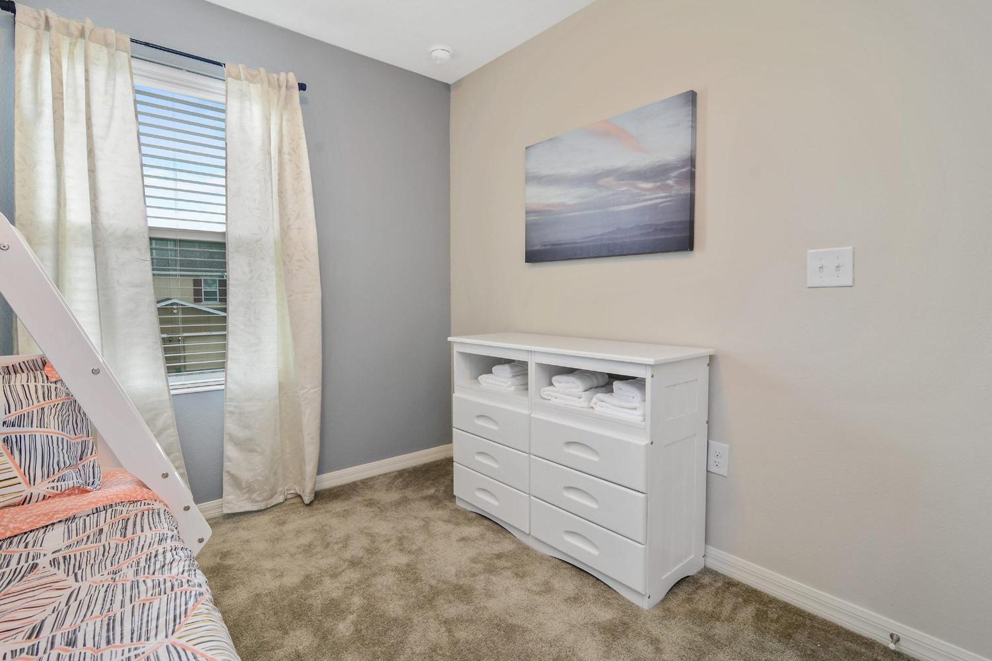 Family Friendly Four Bedrooms 5145 Holiday home