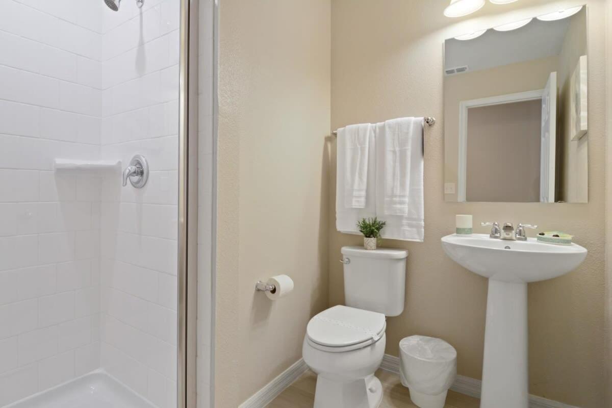 Four Bedroom With Gameroom 5150a