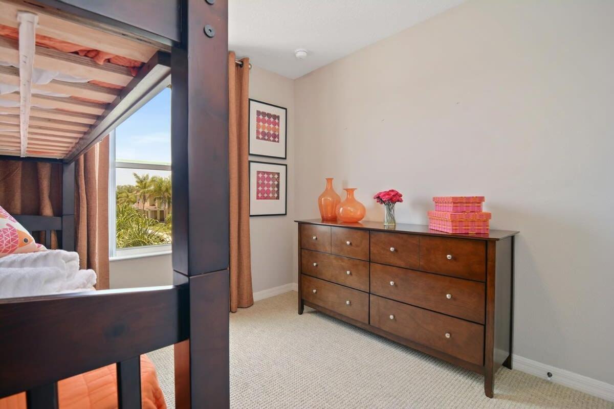 Holiday home 4bd Sleeps 9 W Jacuzzi Close To @ Compass Bay 5113c *