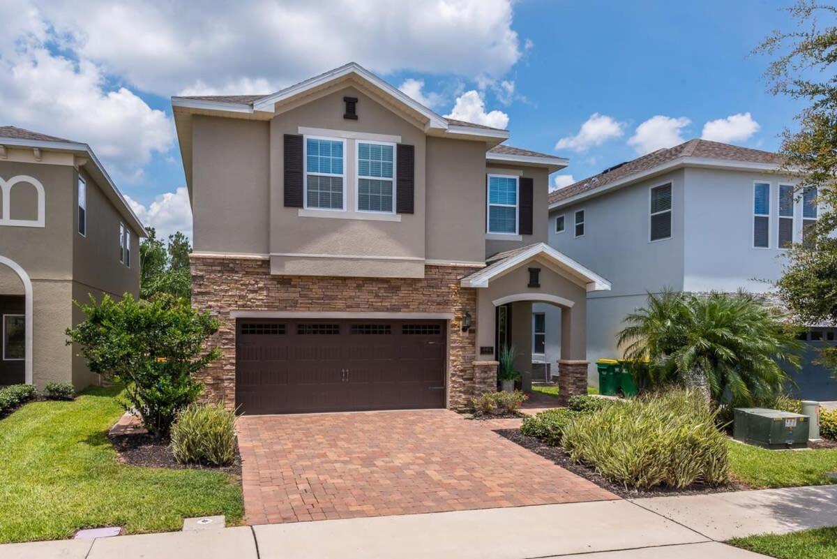 Holiday home Encore Reunion 8 Bd Sleeps 17 W Pool & Spa Close To Disney 461