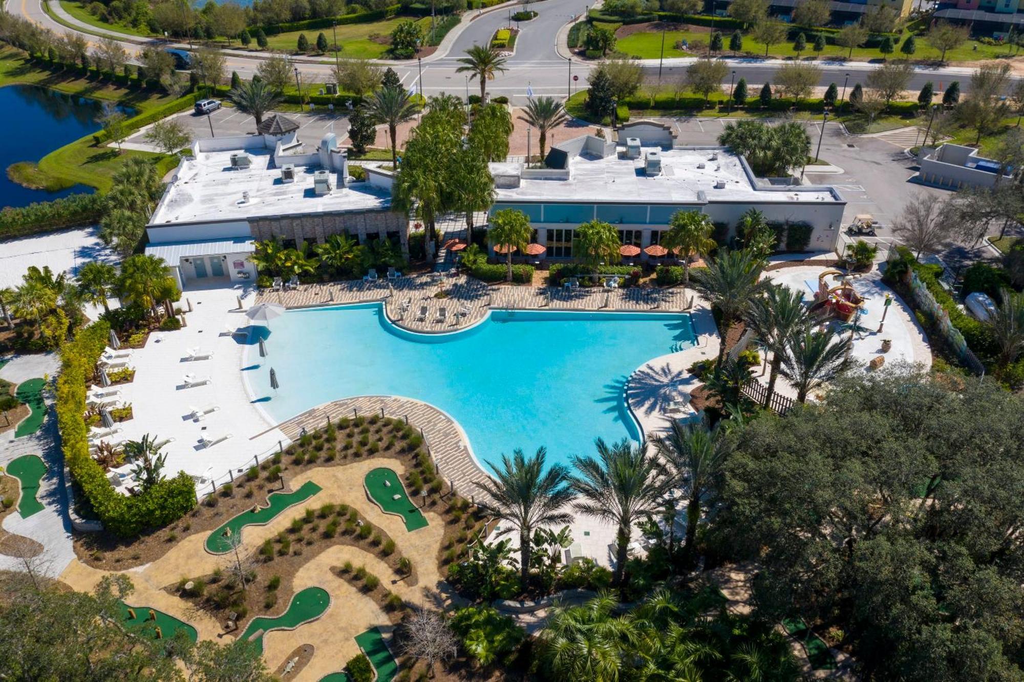 Marvelous 4 Bedroom W/ Pool @ Festival 197 *