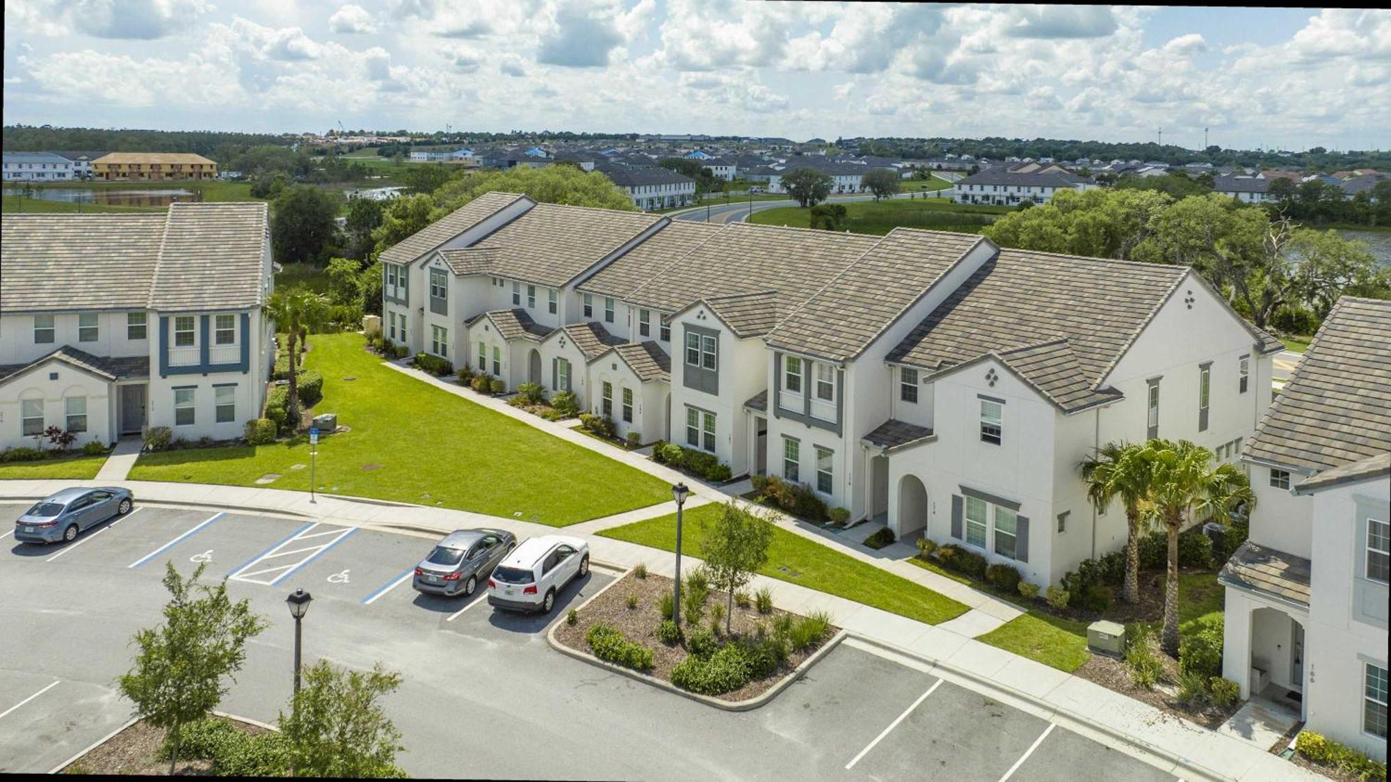 Holiday home Stunning 5 Bd W/ Pool Close To 174 Davenport