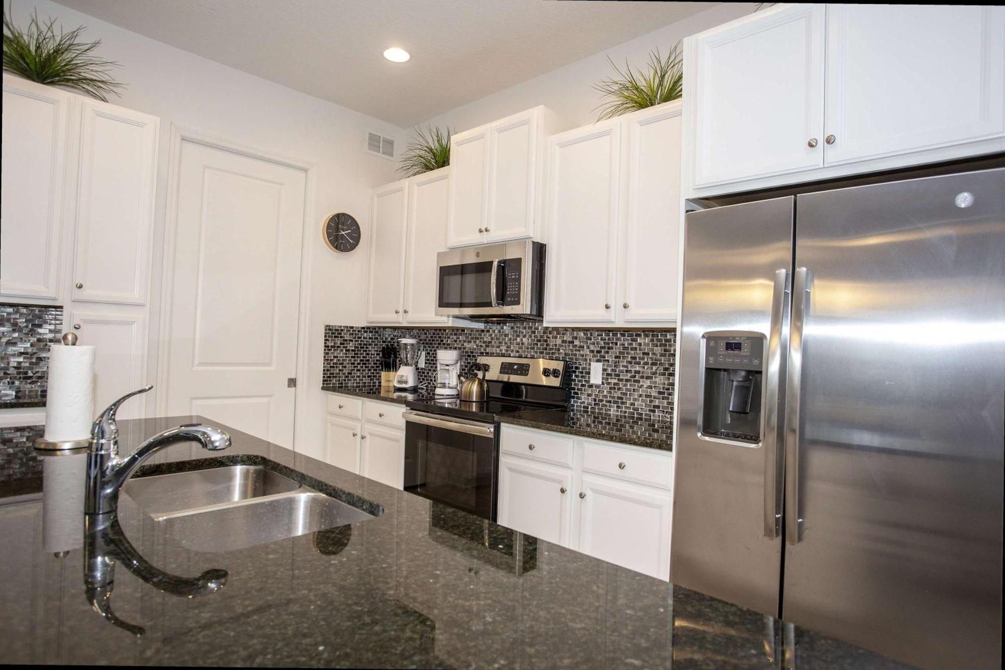 Stunning 5 Bd W/ Pool Close To 174 * Davenport