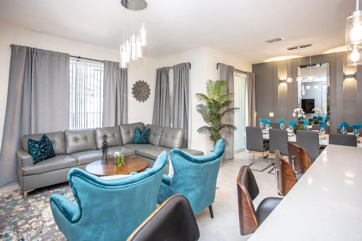 Luxurious 4bd W/ Pool 4983 Holiday home