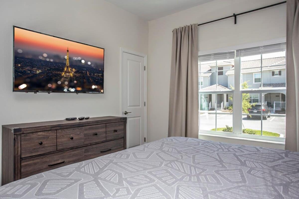 Luxurious 4bd W/ Pool 4983 Holiday home Kissimmee