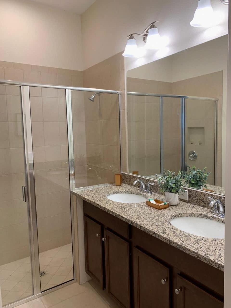Fabulous W/ Pool Close To 146 * Davenport