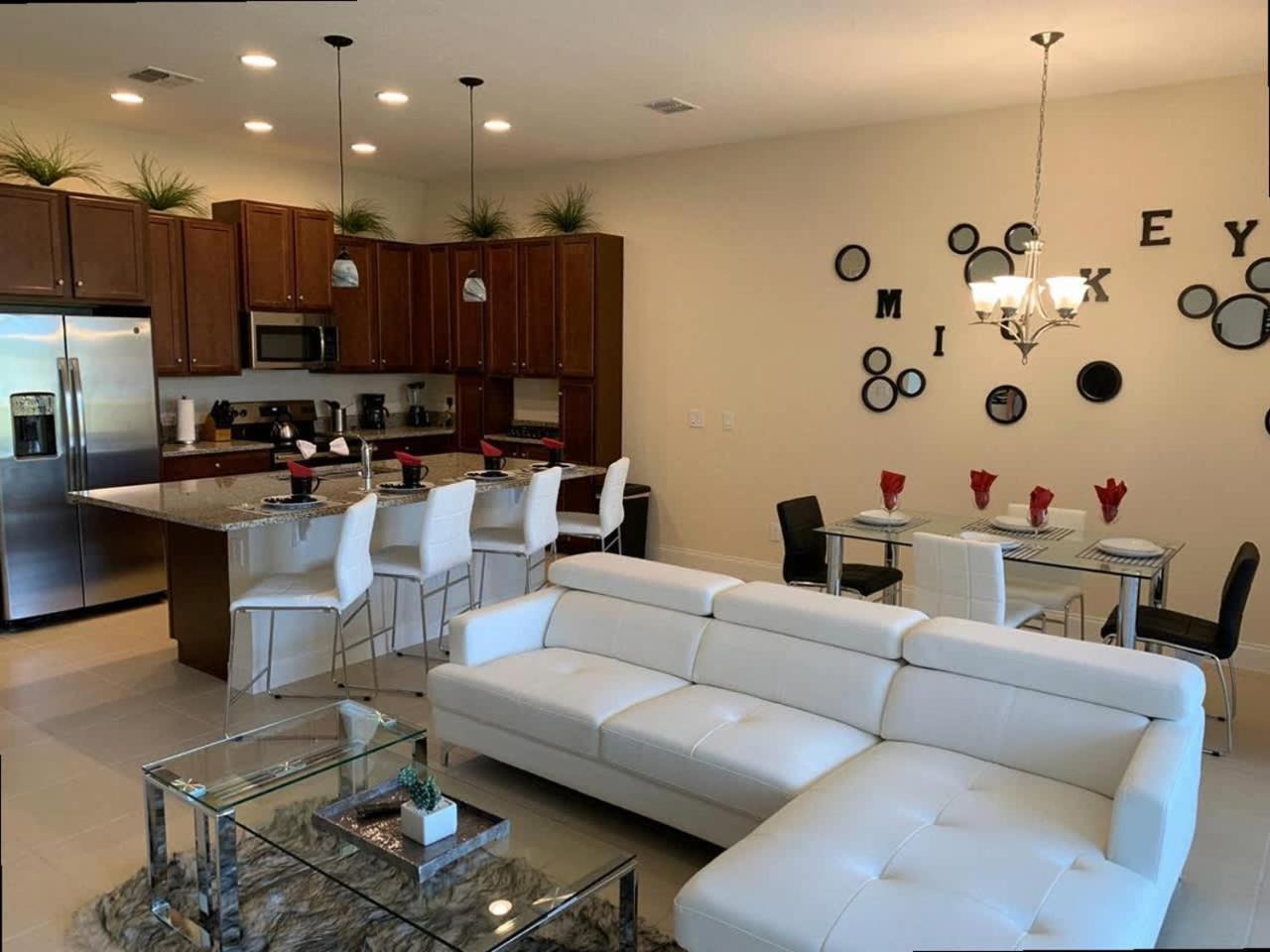 Fabulous W/ Pool Close To 146