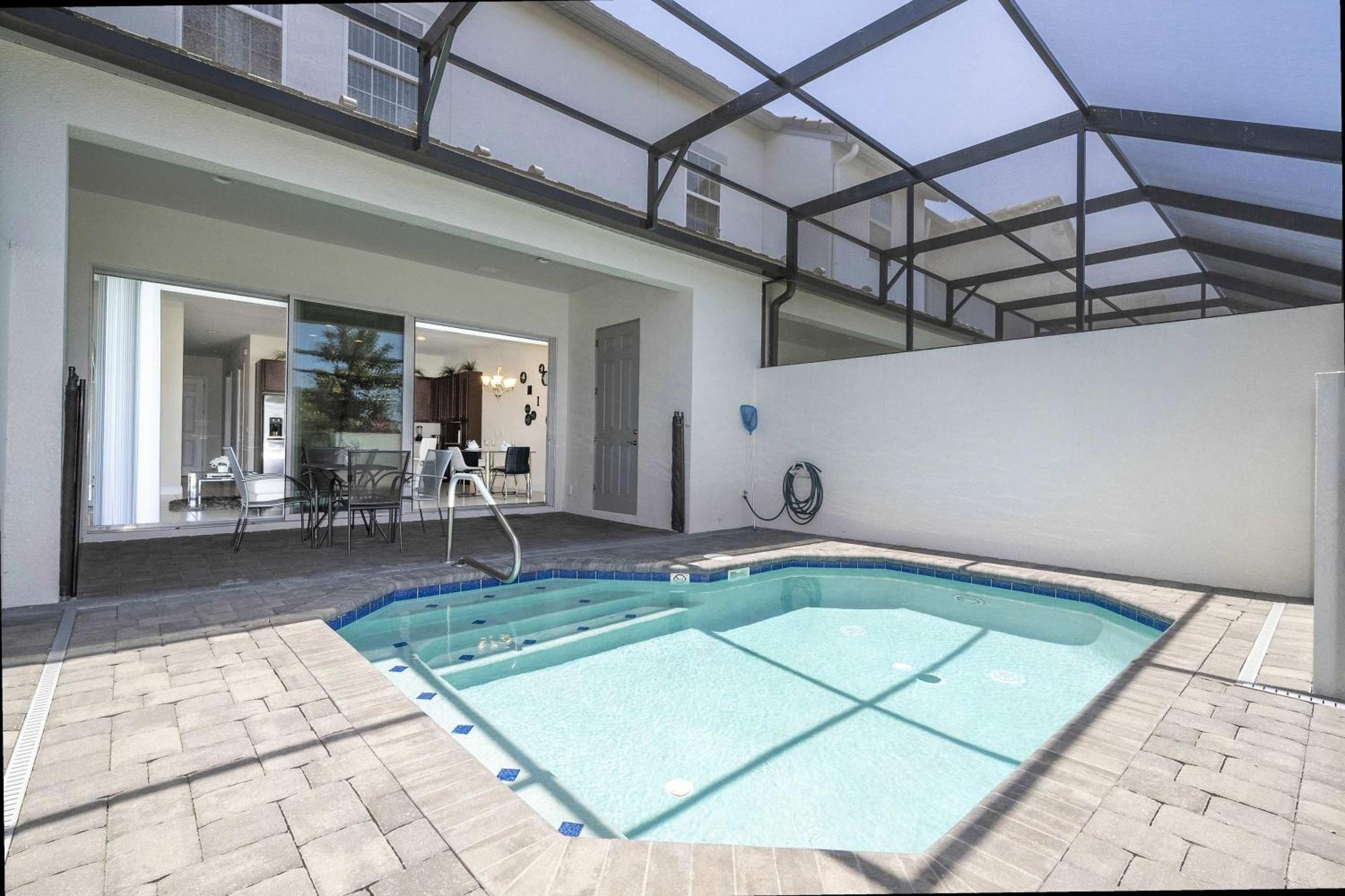 Fabulous W/ Pool Close To 146 Holiday home *