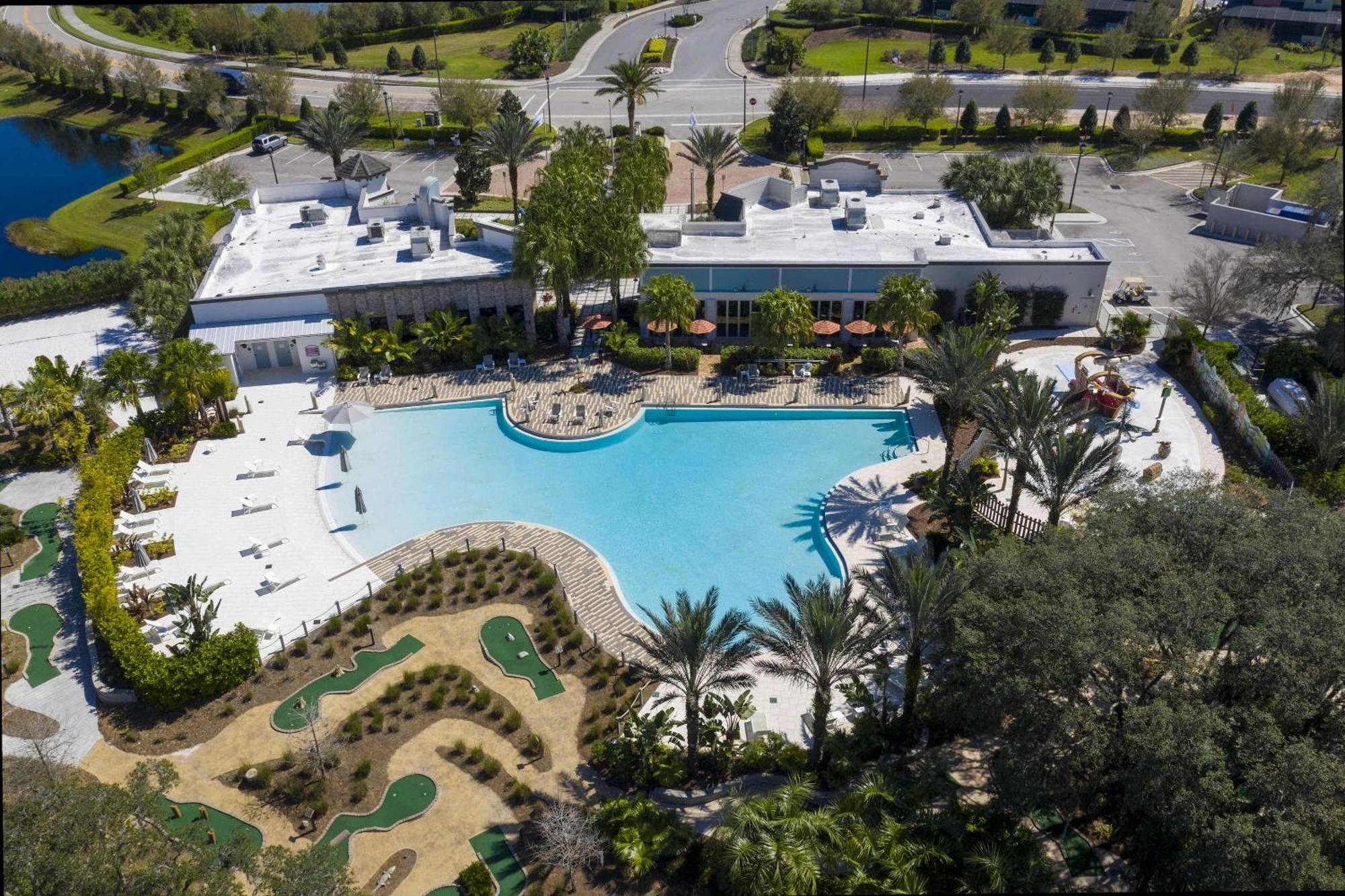 Fabulous W/ Pool Close To 146 * Davenport