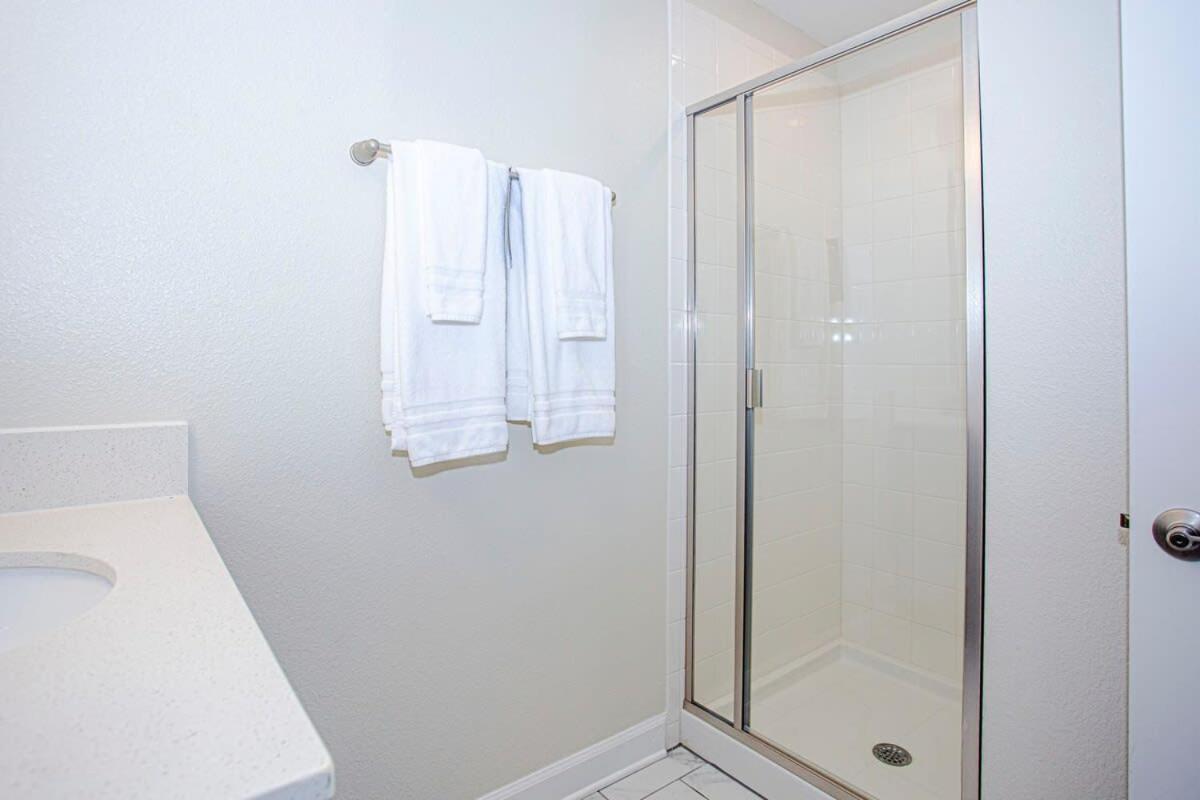 Wonderful 5 Bedroom W/ Pool Close To 4801 Holiday home
