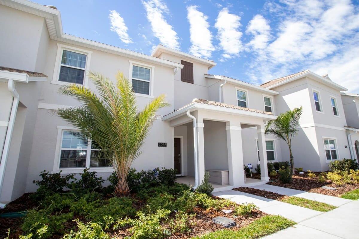 Gorgeous Four Bd W/ Pool Close To 5035