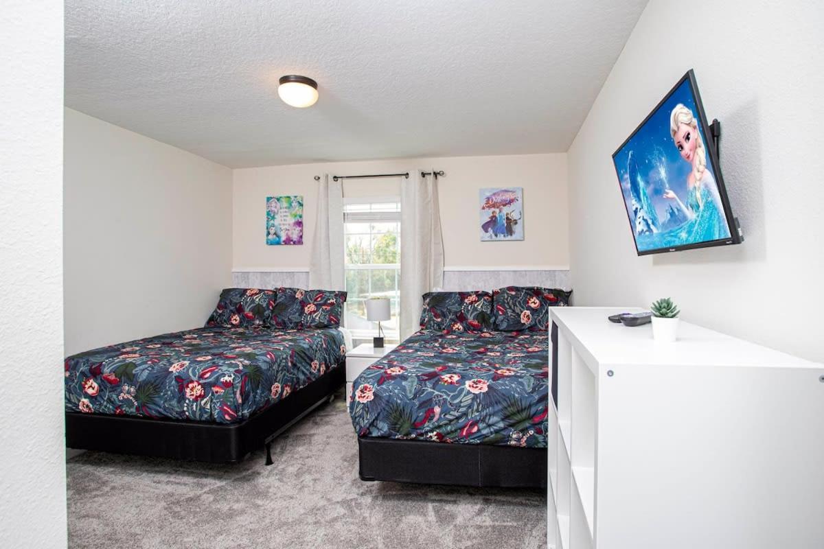 Gorgeous Four Bd W/ Pool Close To 5035 Holiday home *