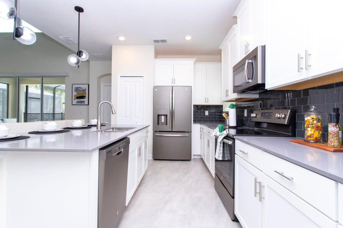 Stunning 5 Bd W/ Pool Close To @ Storey 2767 Holiday home *