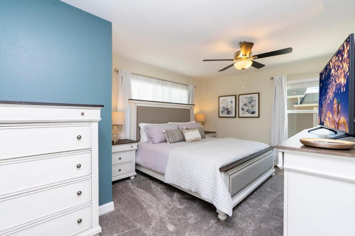 Stunning 5 Bd W/ Pool Close To 2905 Holiday home *