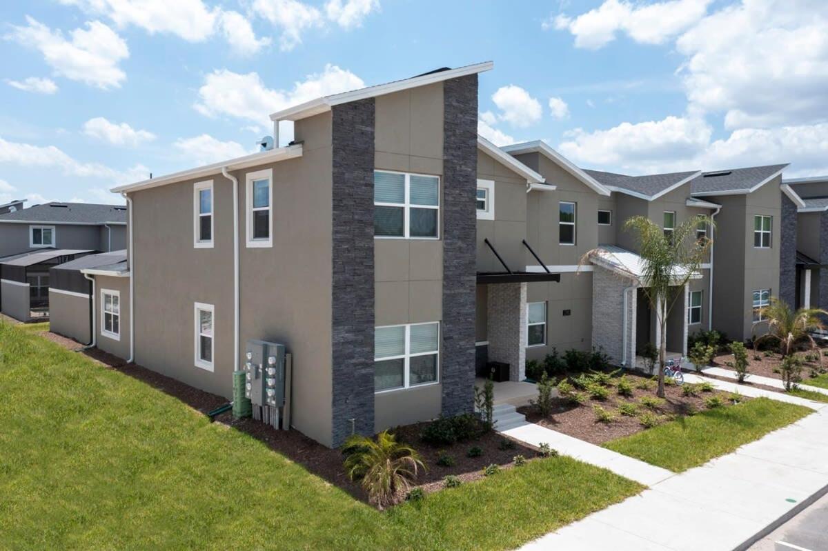 Stunning 5 Bd W/ Pool Close To 2905 Holiday home