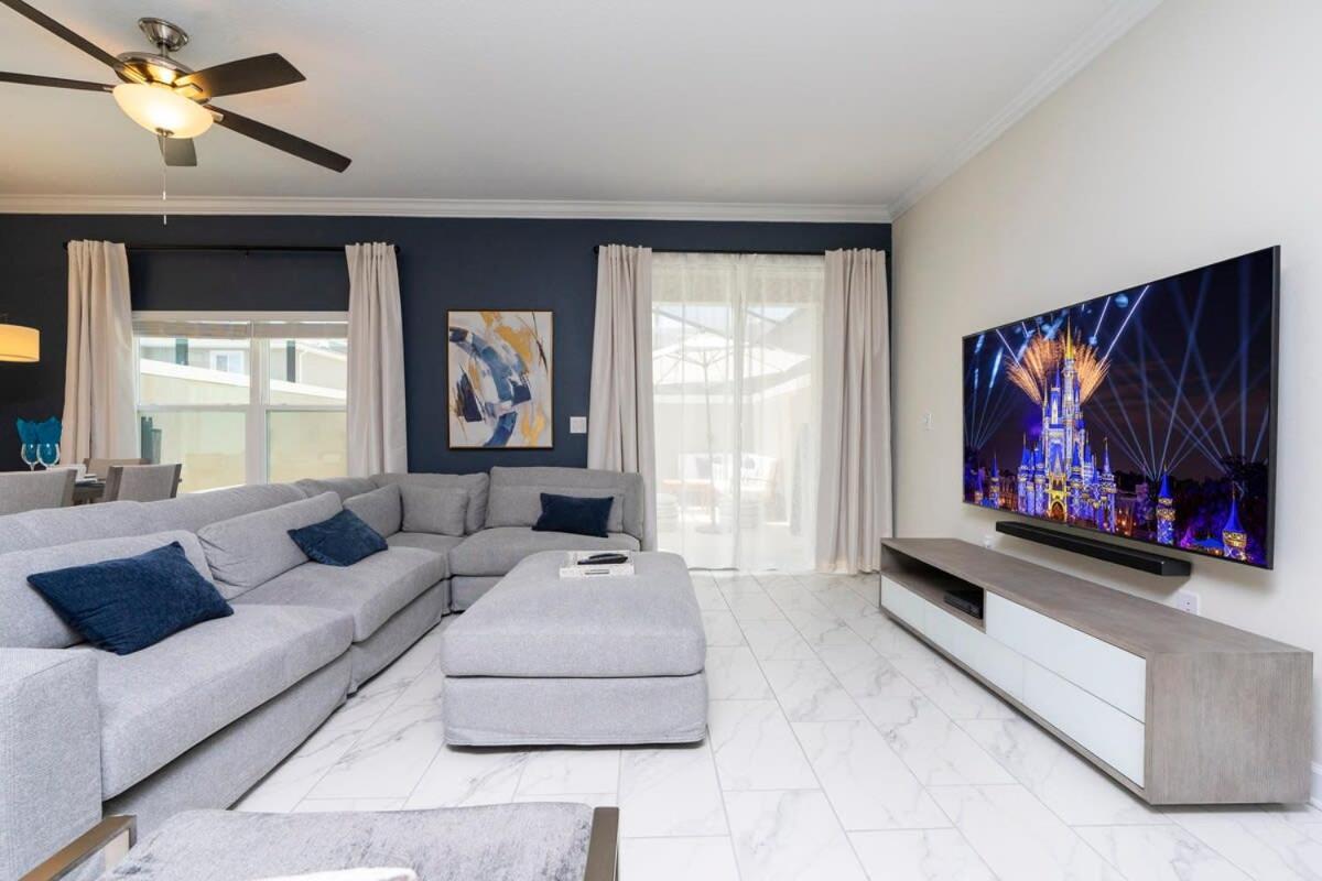 Stunning 5 Bd W/ Pool Close To 2905 Holiday home