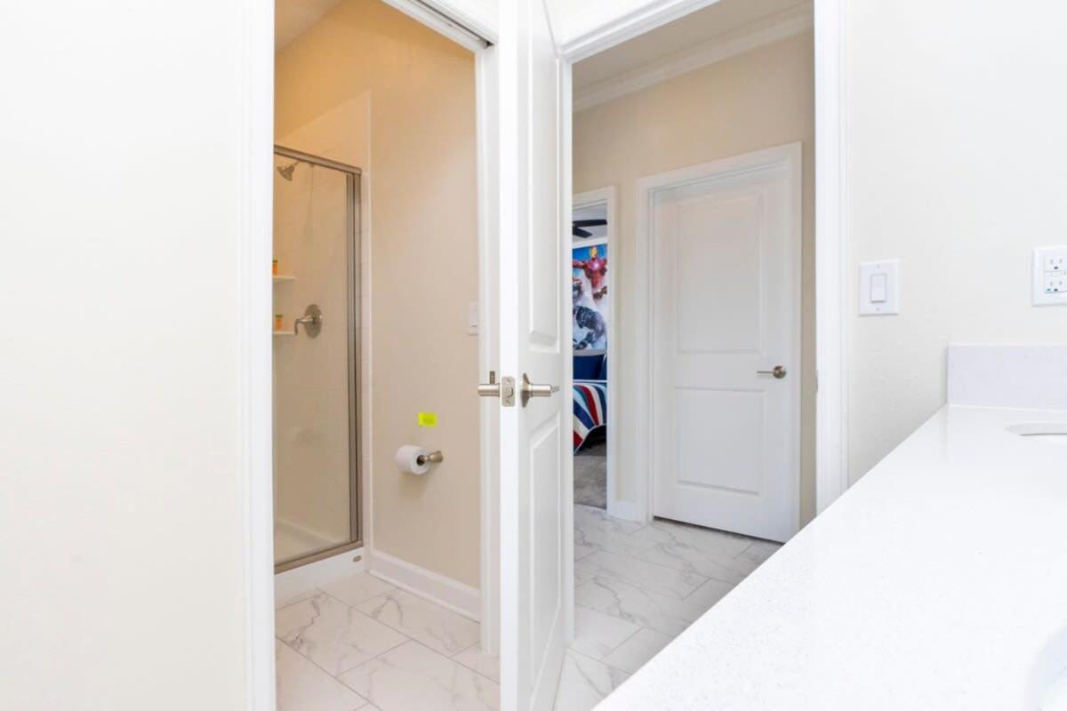 Stunning 5 Bd W/ Pool Close To 2905 Holiday home