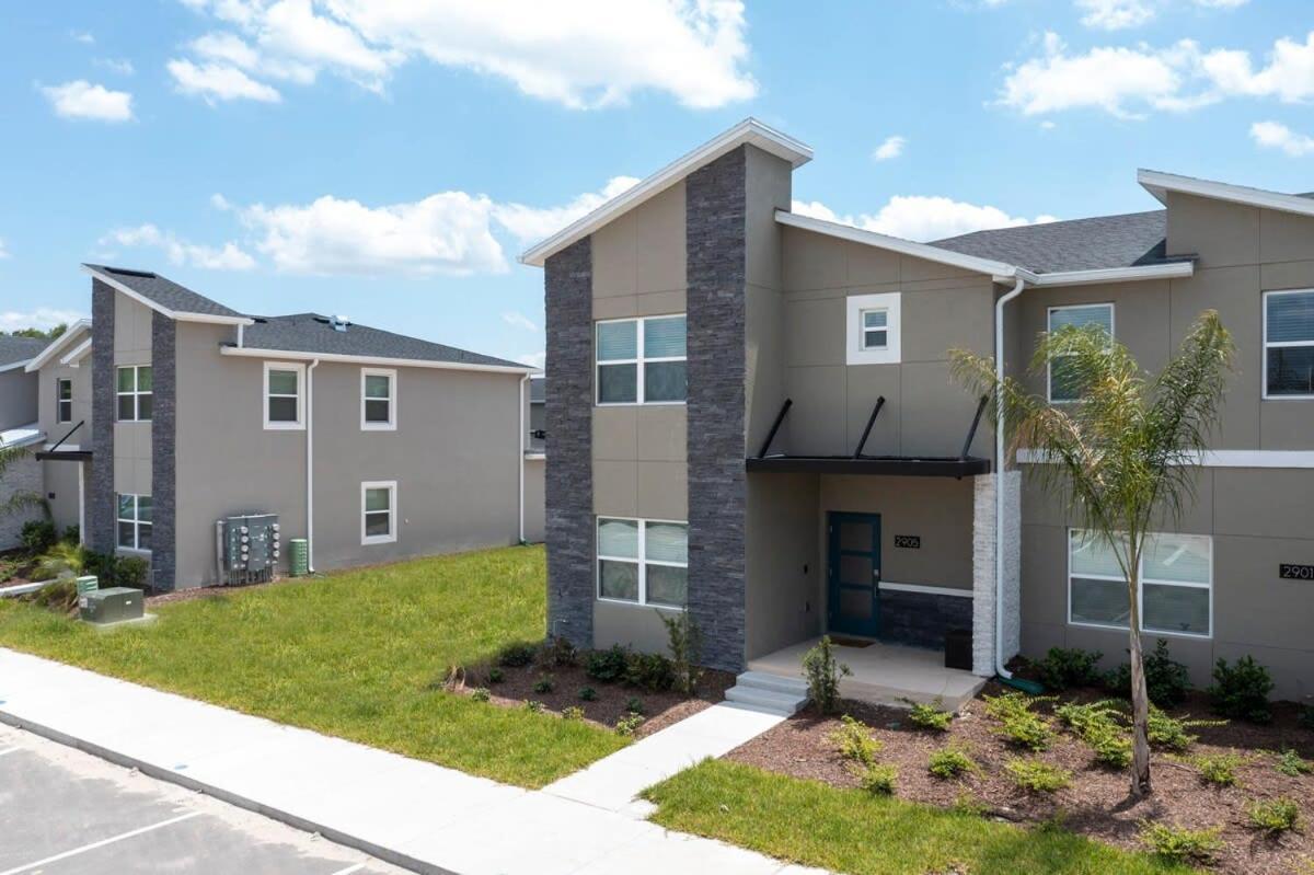 Stunning 5 Bd W/ Pool Close To 2905 *