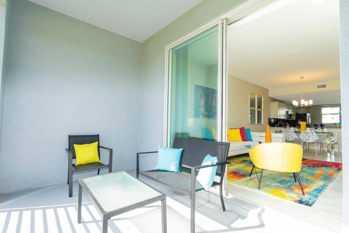 Family Friendly 2 Bd Close To @ Storey 105 3161 Holiday home