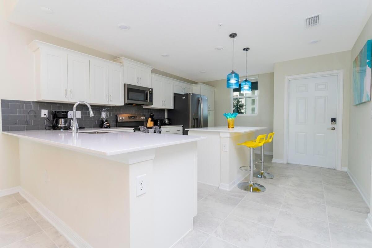 Family Friendly 2 Bd Close To @ Storey 105 3161 Kissimmee