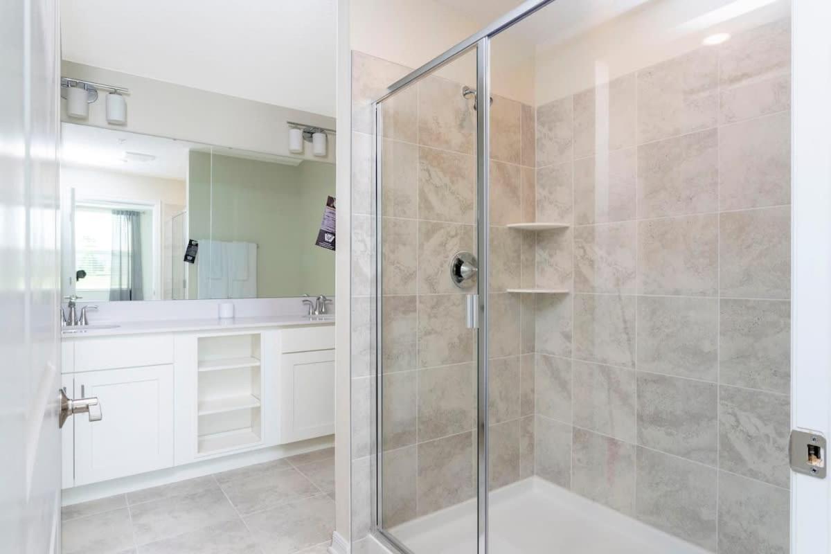 Family Friendly 2 Bd Close To @ Storey 105 3161