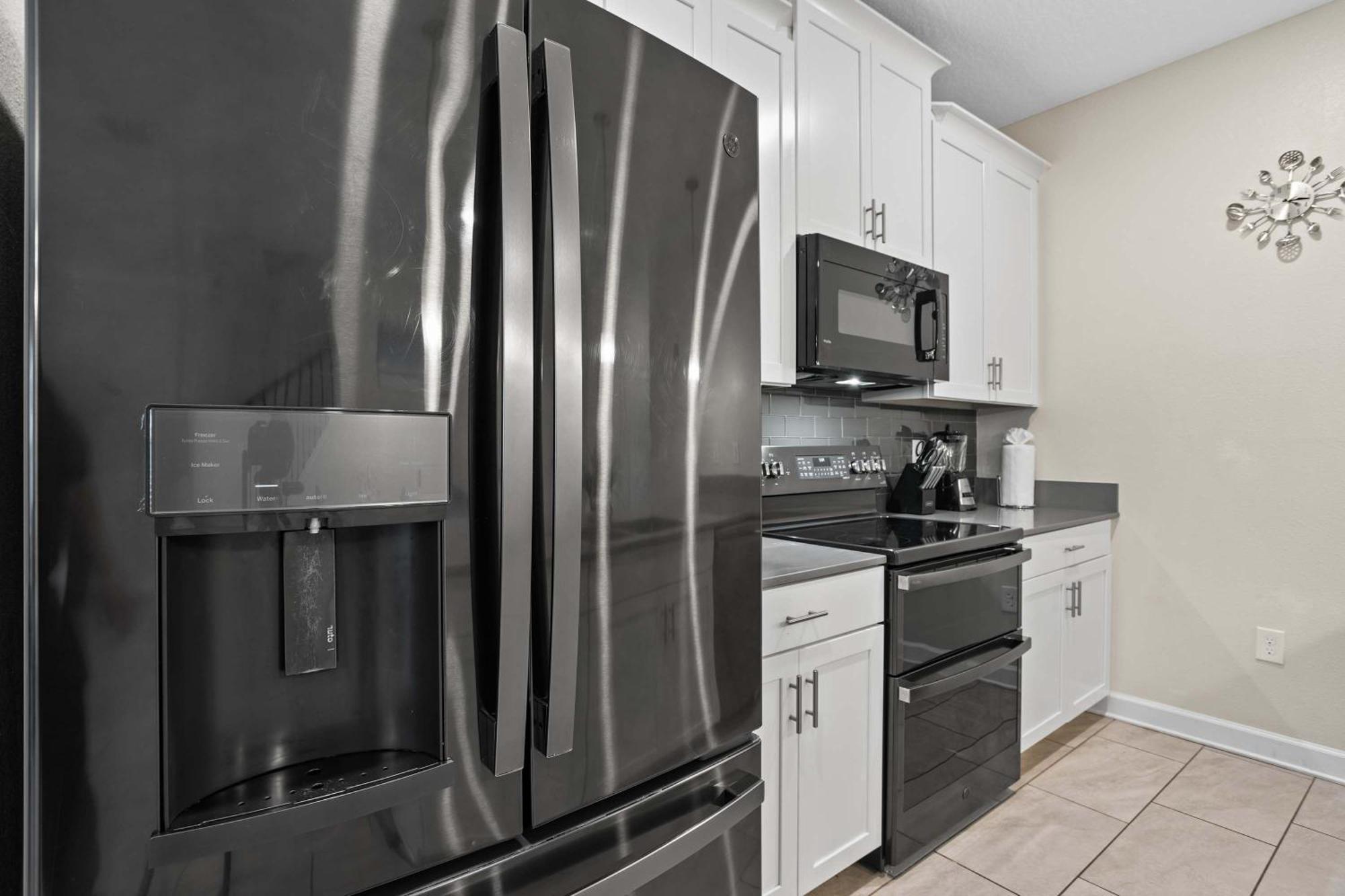 Stunning 5 Bd W/ Pool Close To @ Champions Gate 1012 Holiday home *