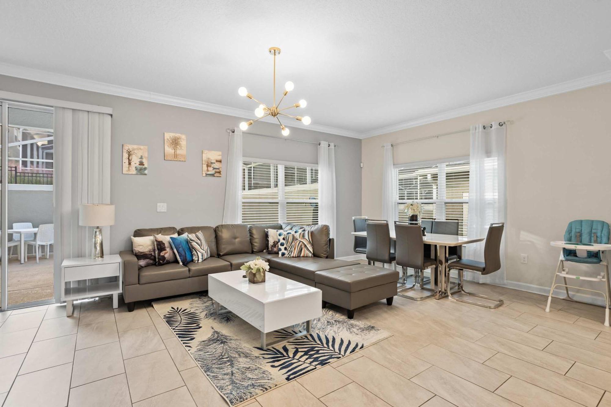 Stunning 5 Bd W/ Pool Close To @ Champions Gate 1012 Davenport