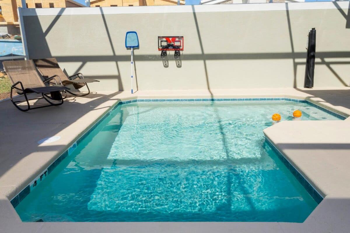 Gorgeous 5 Bd W/ Pool Close To @ Champions Gate 948 Holiday home *