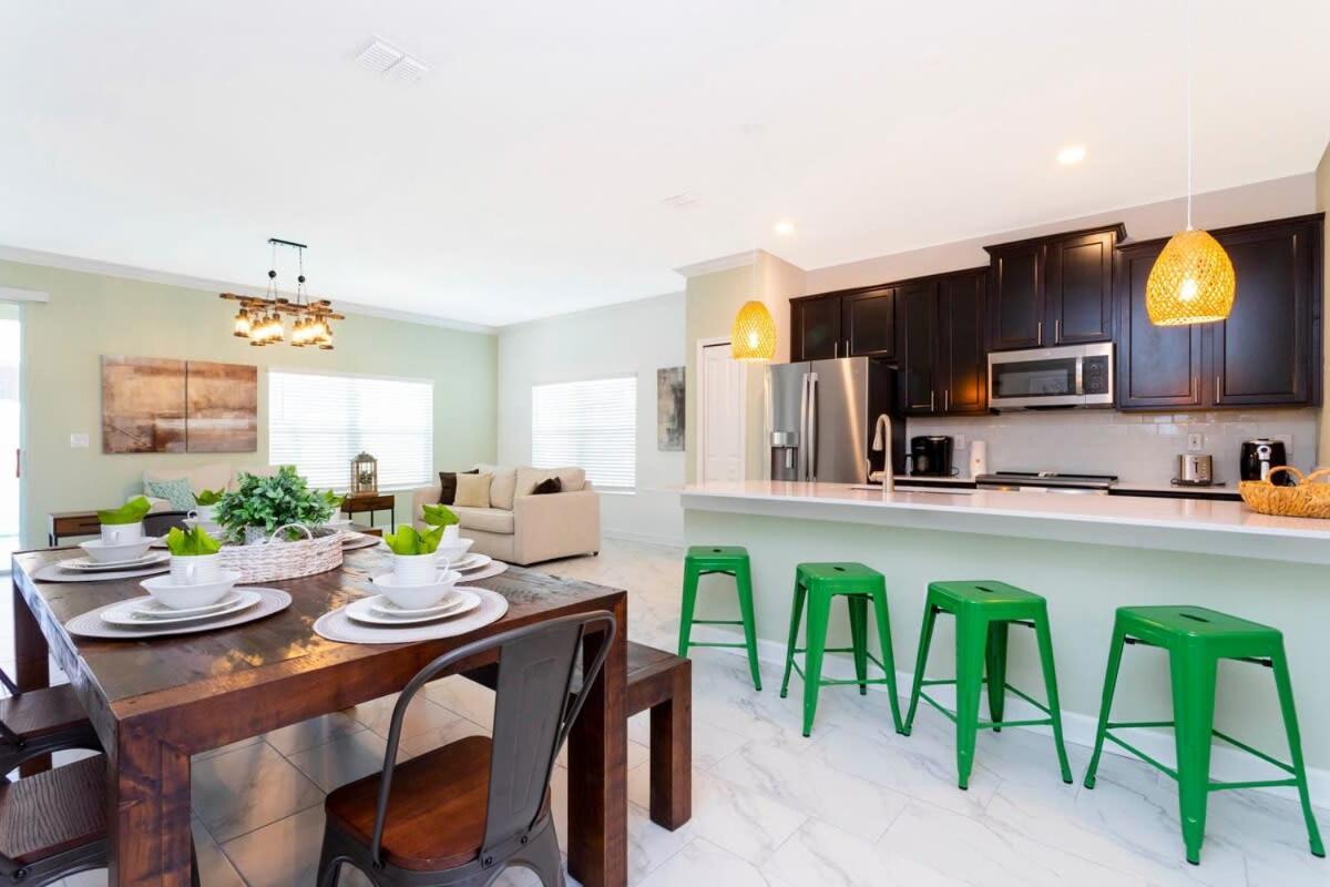 Gorgeous 5 Bd W/ Pool Close To @ Champions Gate 948 Kissimmee