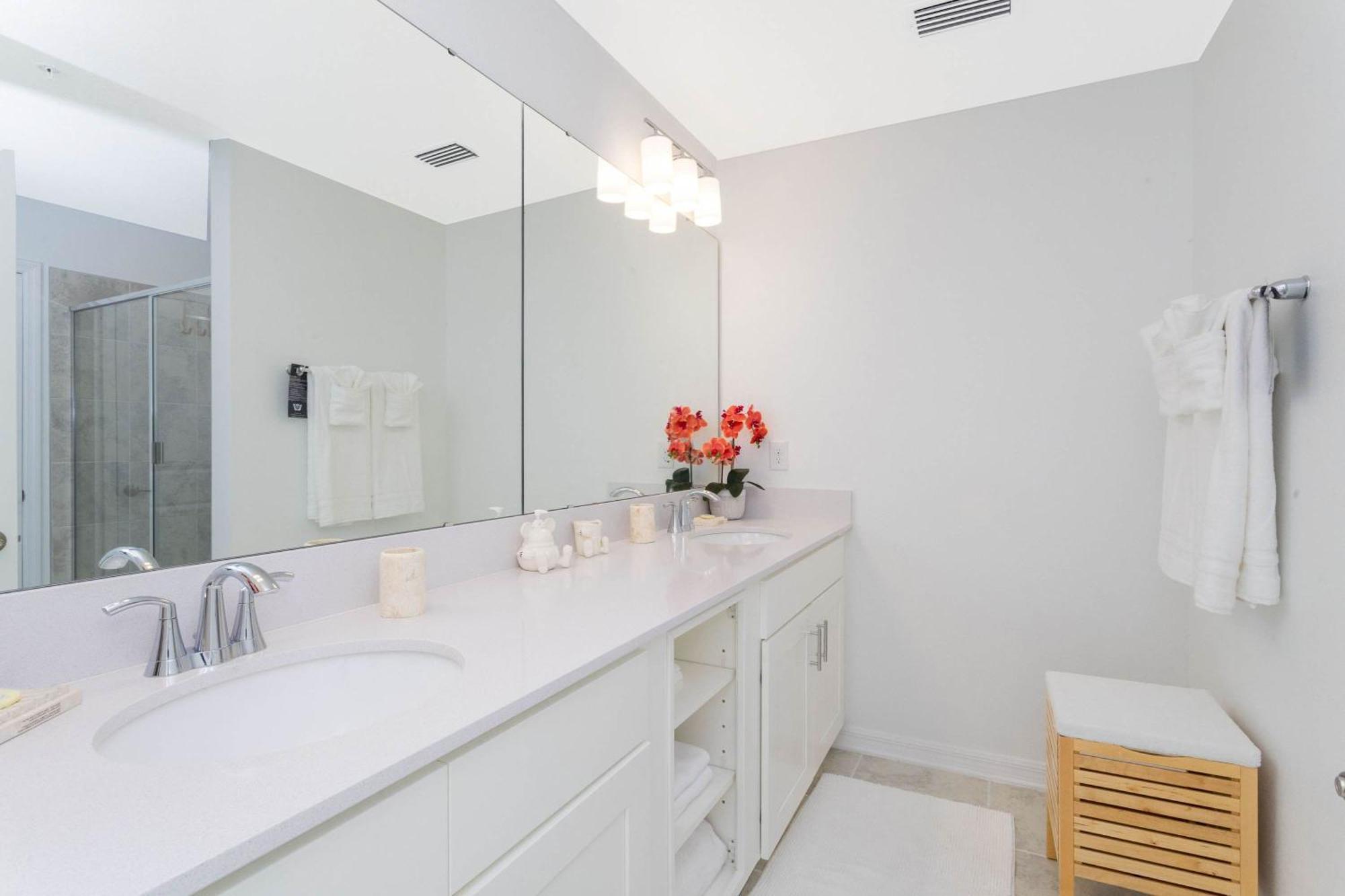 Gorgeous 3bd 8 Guests @storey Close To 101 3191 Holiday home