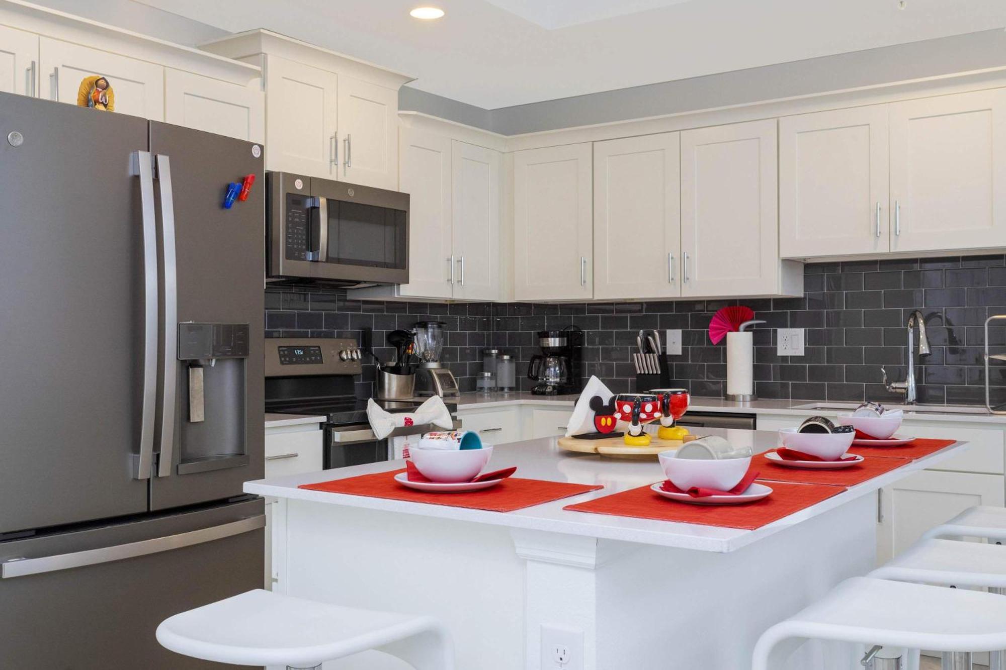 Gorgeous 3bd 8 Guests @storey Close To 101 3191 Holiday home