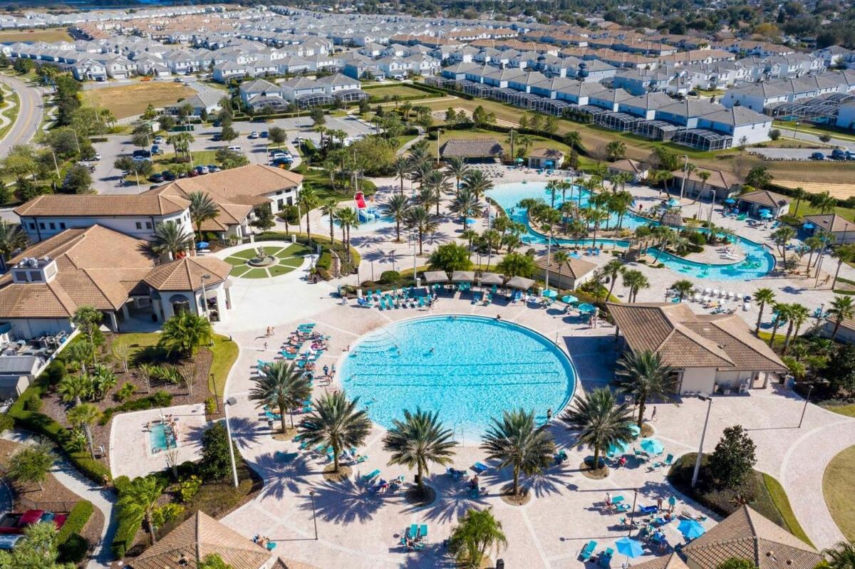 Splendid 4 Bd W/ Pool Close To @ Champions Gate 1006 *