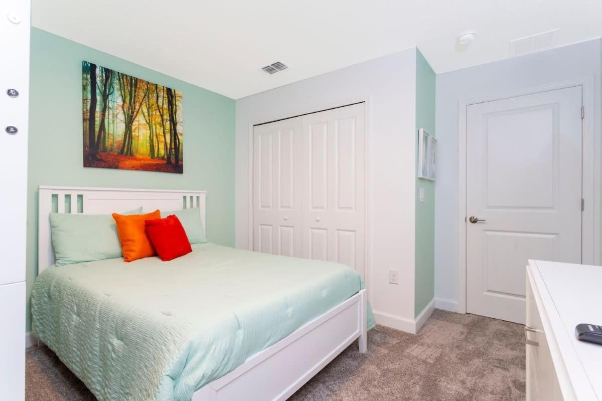 Splendid 4 Bd W/ Pool Close To @ Champions Gate 1006 Holiday home *