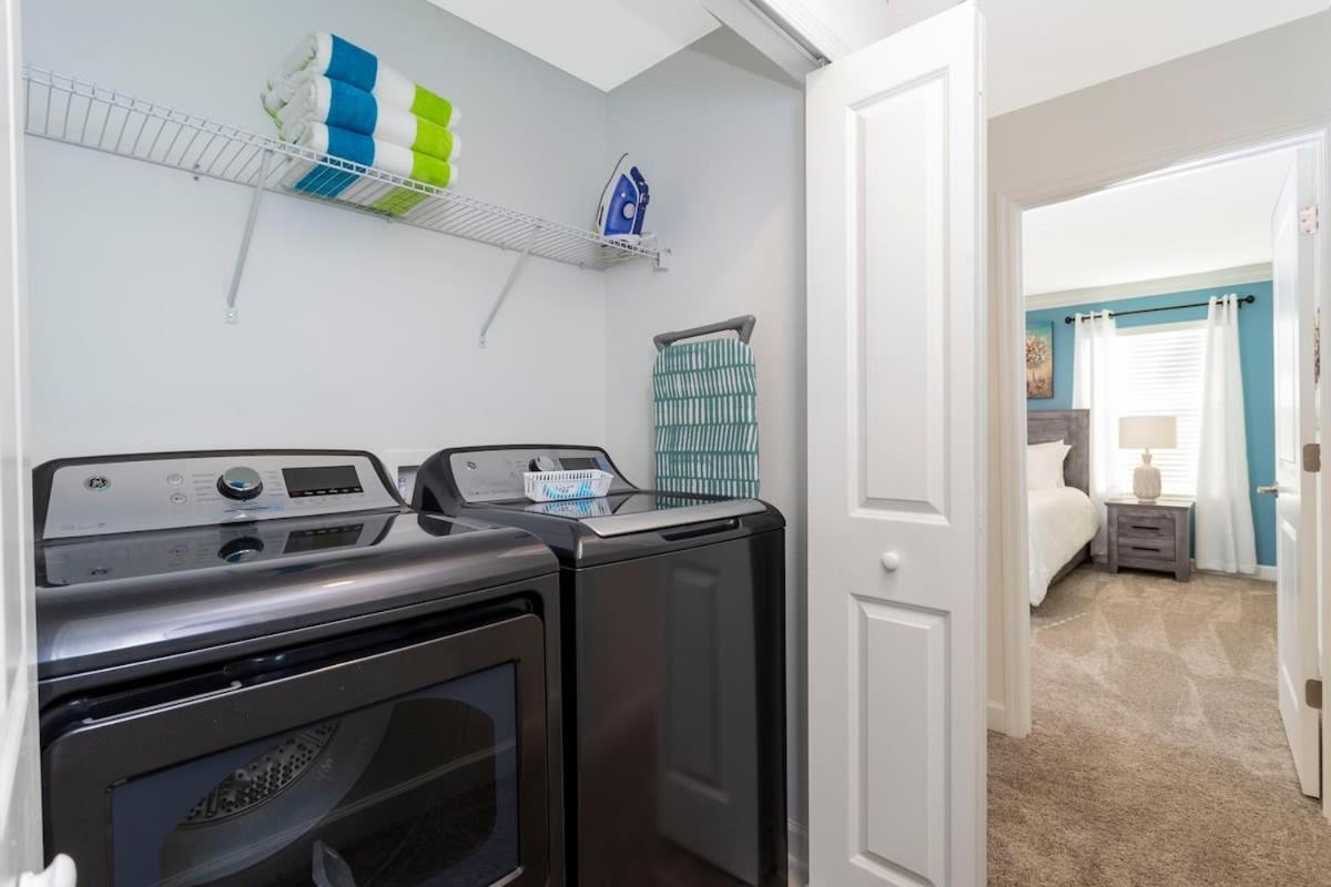 Splendid 4 Bd W/ Pool Close To @ Champions Gate 1006 Holiday home *