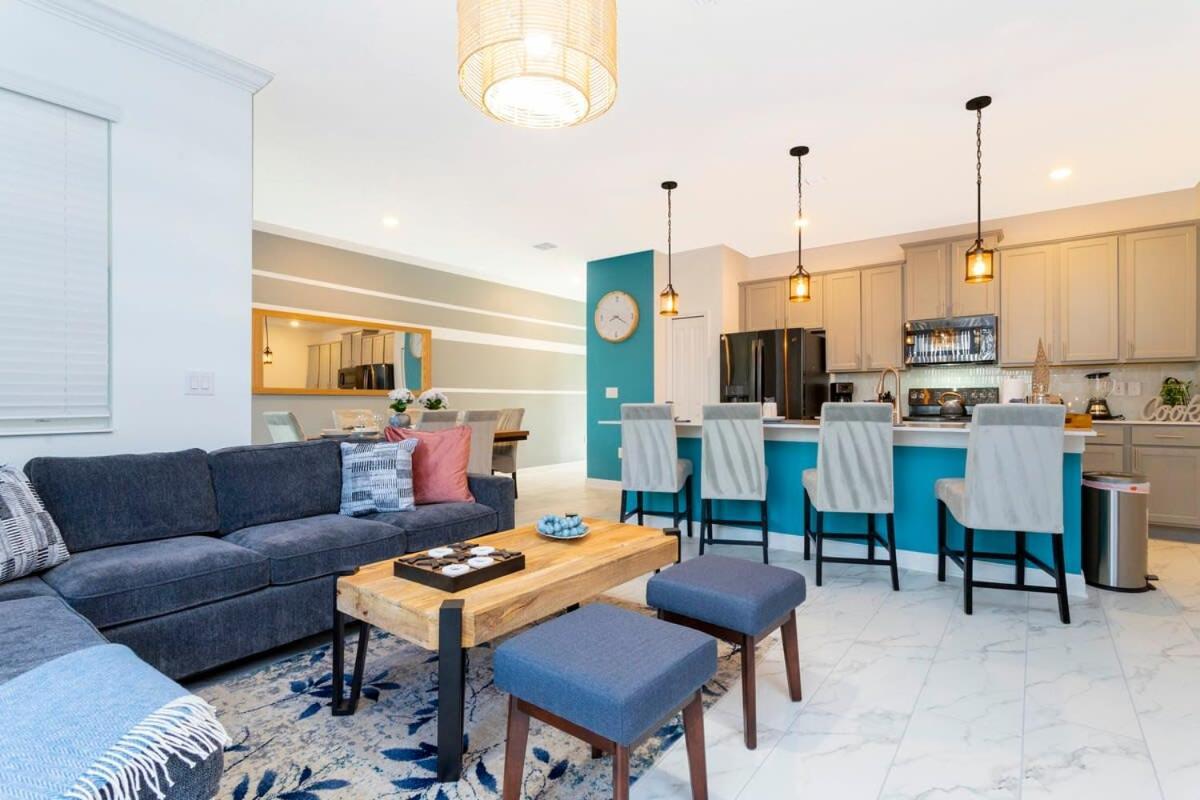 Splendid 4 Bd W/ Pool Close To @ Champions Gate 1006 Holiday home *