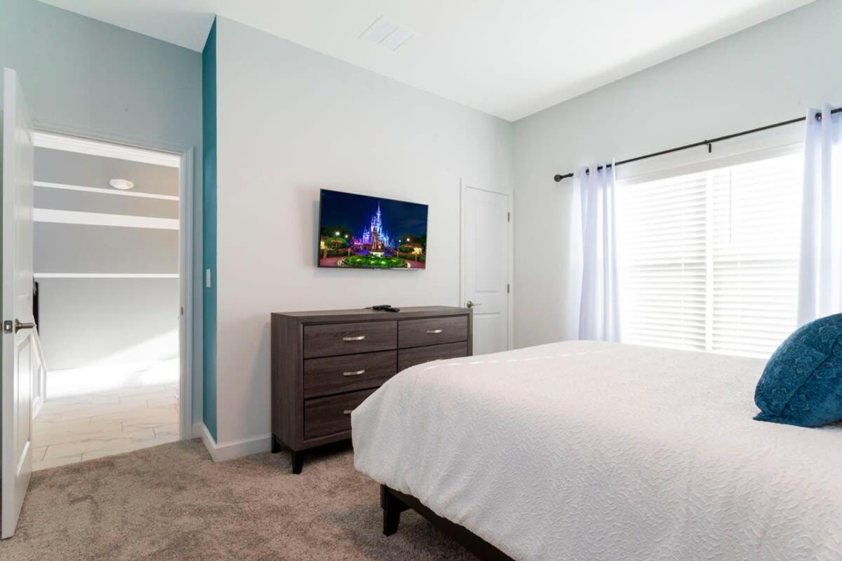 Splendid 4 Bd W/ Pool Close To @ Champions Gate 1006 Kissimmee