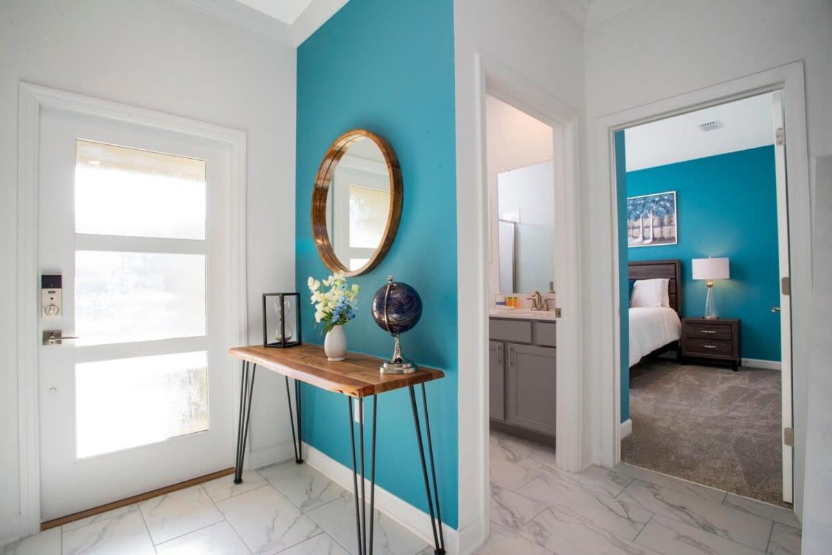Splendid 4 Bd W/ Pool Close To @ Champions Gate 1006 *