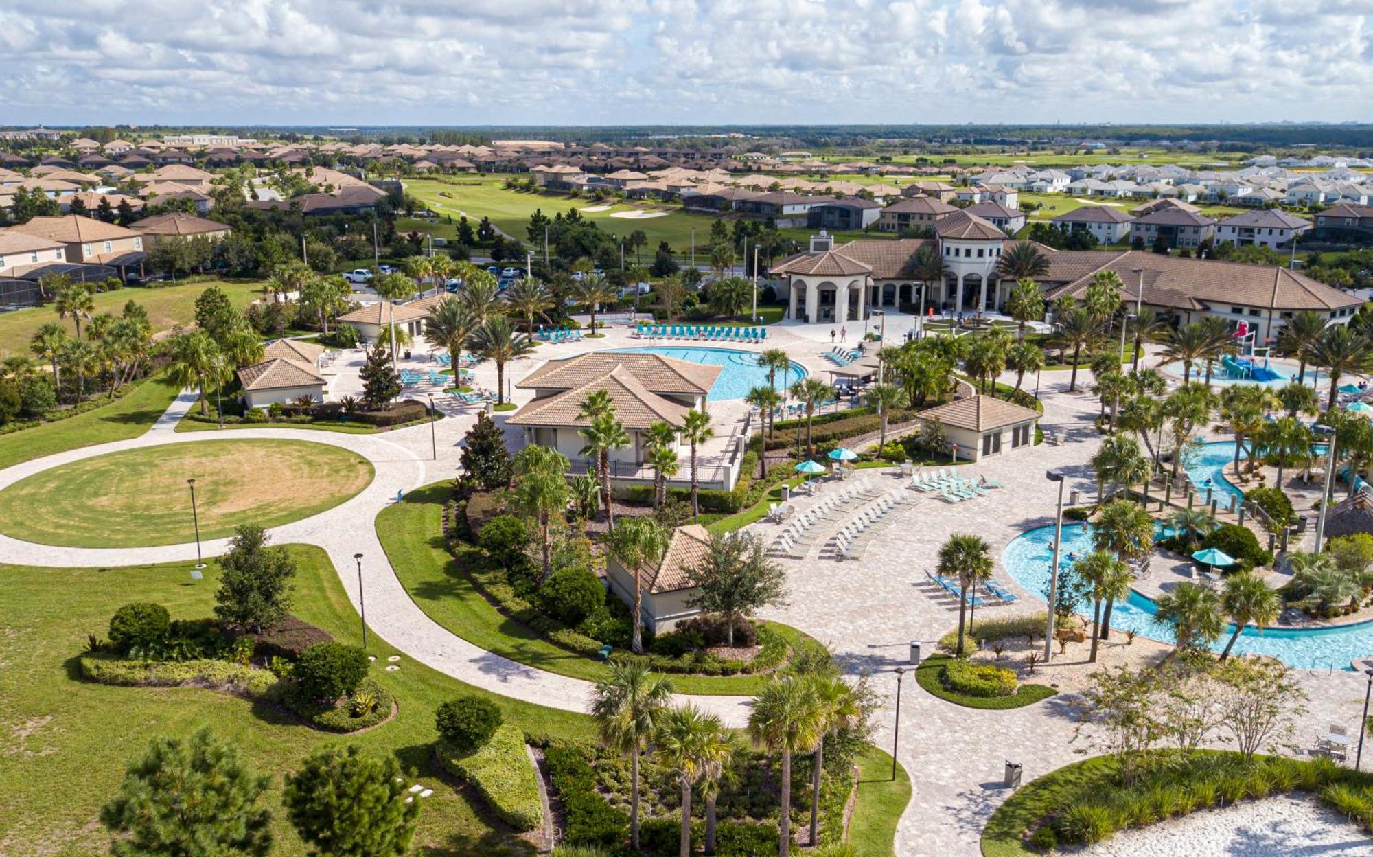 Stunning 4 Bd W/ Pool Close To @ Champions Gate 990 Holiday home