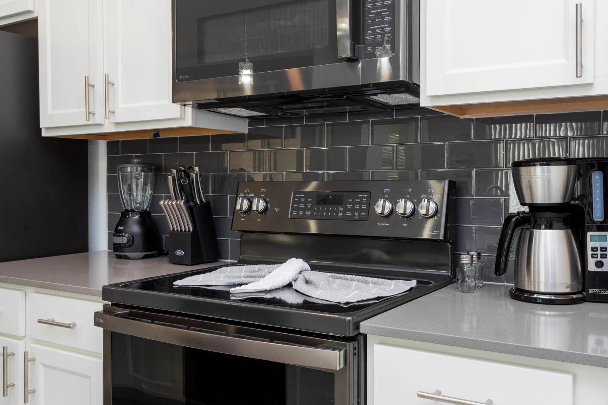 Stunning 4 Bd W/ Pool Close To @ Champions Gate 990 Holiday home