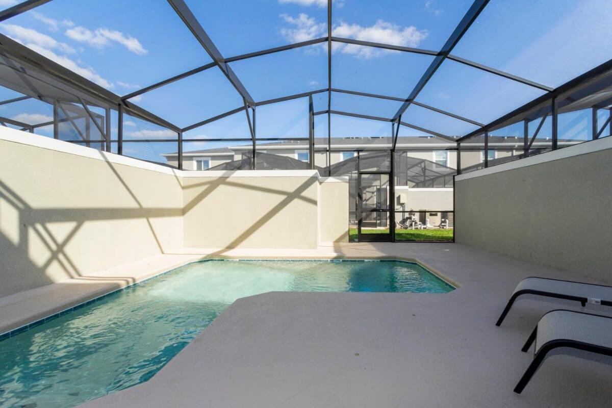 Gorgeous 4 Bd W/ Pool Close To @ Storey 2963 Holiday home *