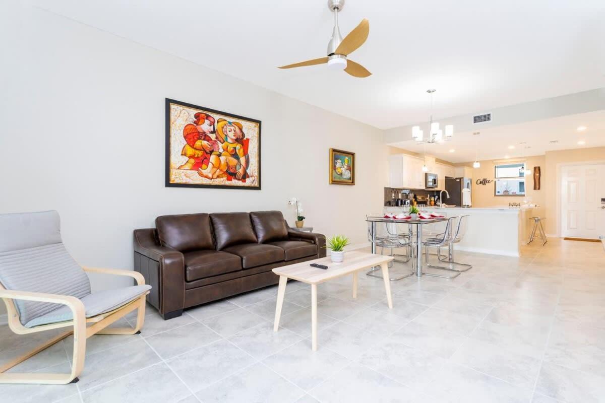 Stunning 2bd Apto Close To @ Storey 105p 3171