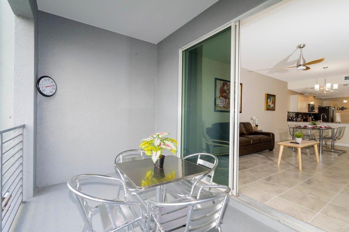 Stunning 2bd Apto Close To @ Storey 105p 3171 *