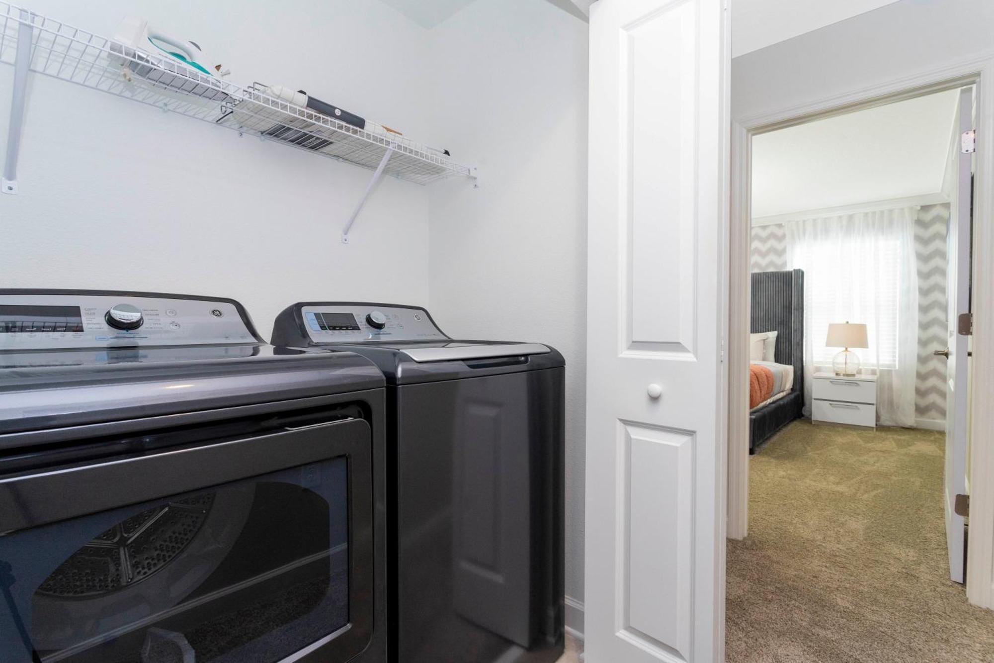 Holiday home Gorgeous 4 Bd Close To W/ Pool @ Storey 4245 *