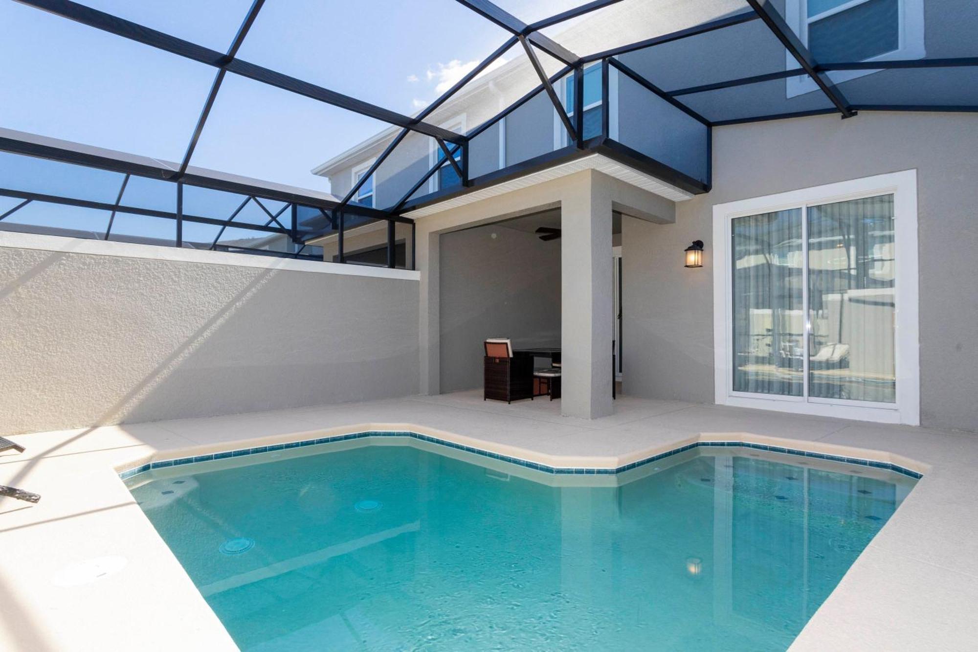 Gorgeous 4 Bd Close To W/ Pool @ Storey 4245 Kissimmee