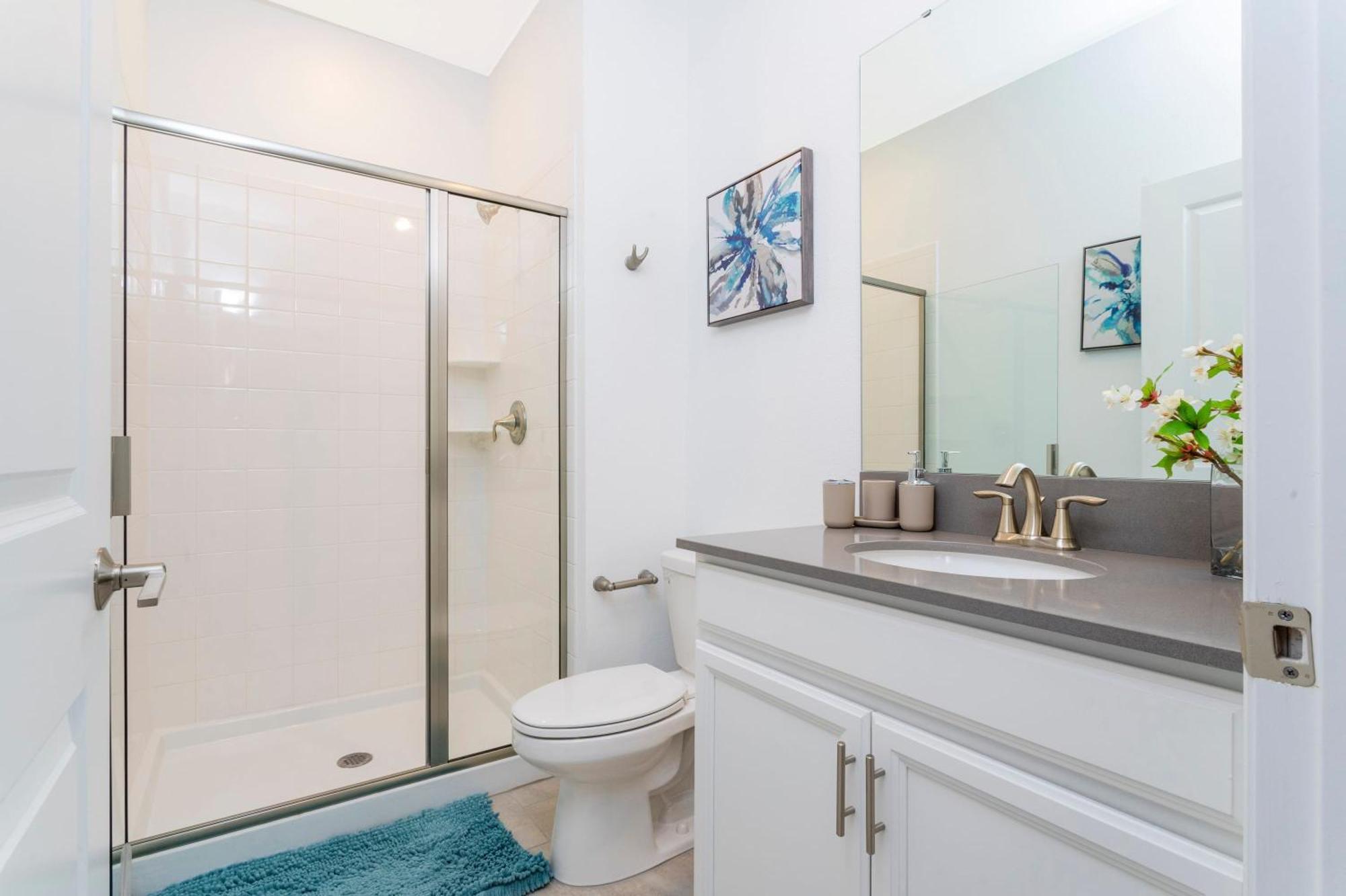 Gorgeous 4 Bd Close To W/ Pool @ Storey 4245 *