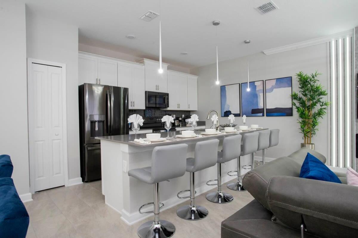 Holiday home Gorgeous 4bd W/ Pool Close To @ Storey 4289 *