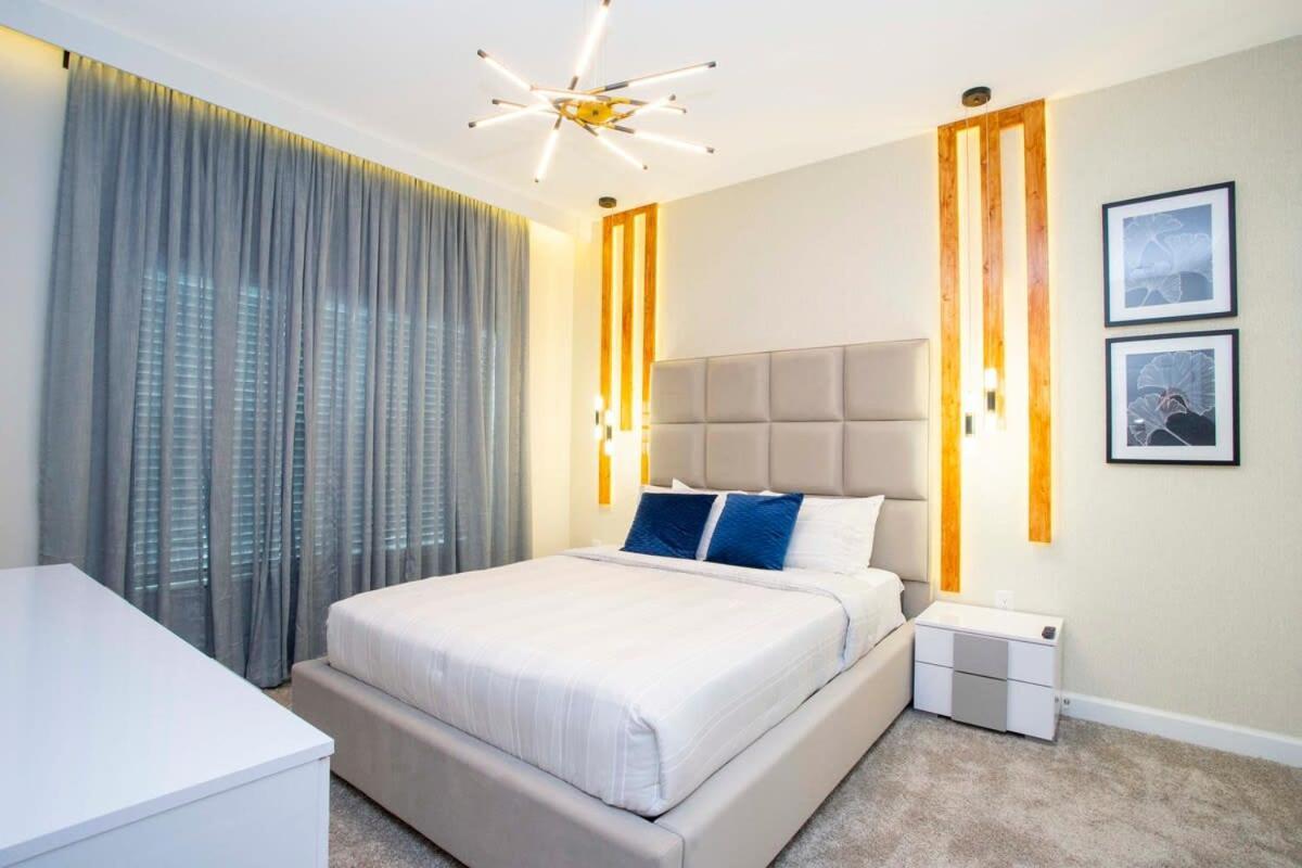 Holiday home Gorgeous 4bd W/ Pool Close To @ Storey 4289