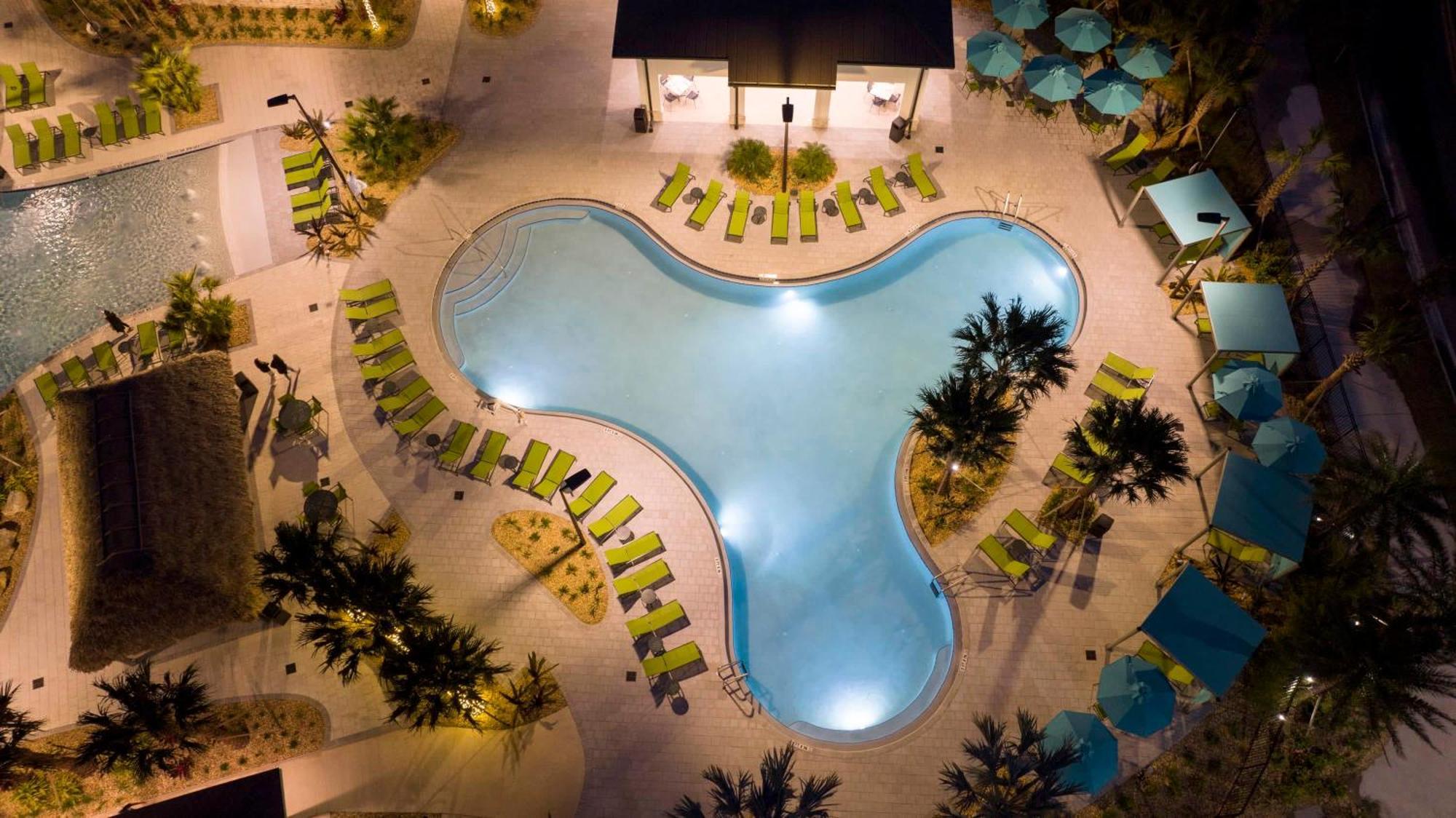 Magnificent 5bd W/ Pool Close To @storey 4800 *